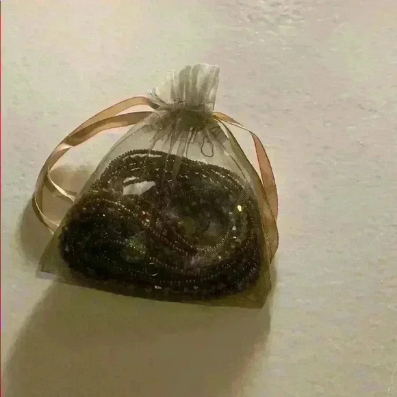 Beautiful New Condition Beaded Bronze Necklace OS - Picture 5 of 5